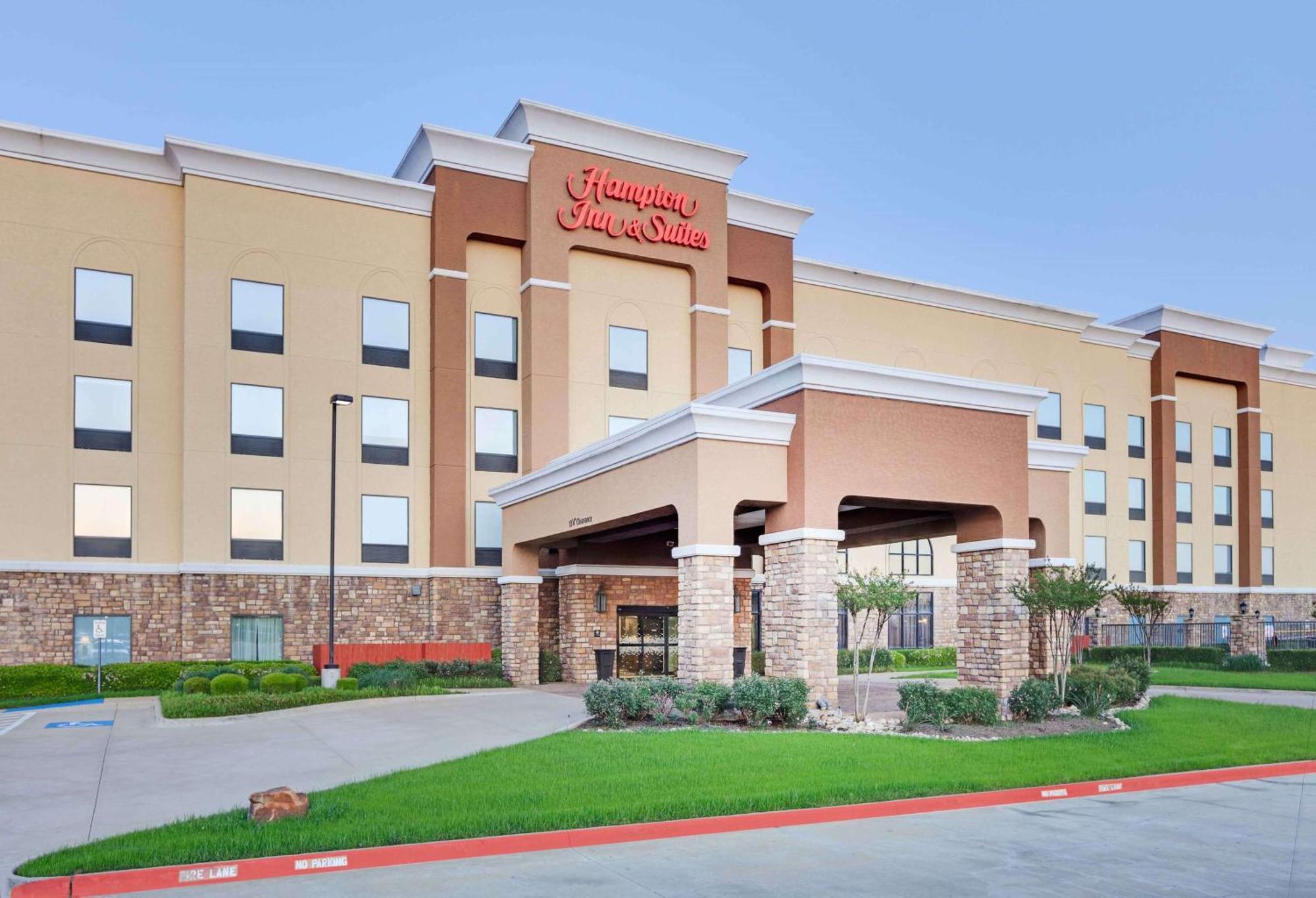 Hampton Inn & Suites Dallas-Arlington-South Exterior photo